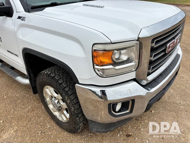 2015-gmc-sierra-2500hd-image-51