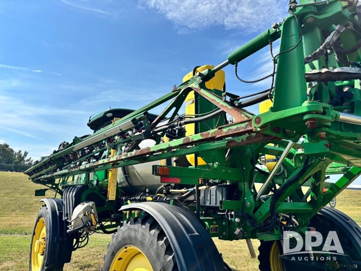 2018-john-deere-r4038-image-94