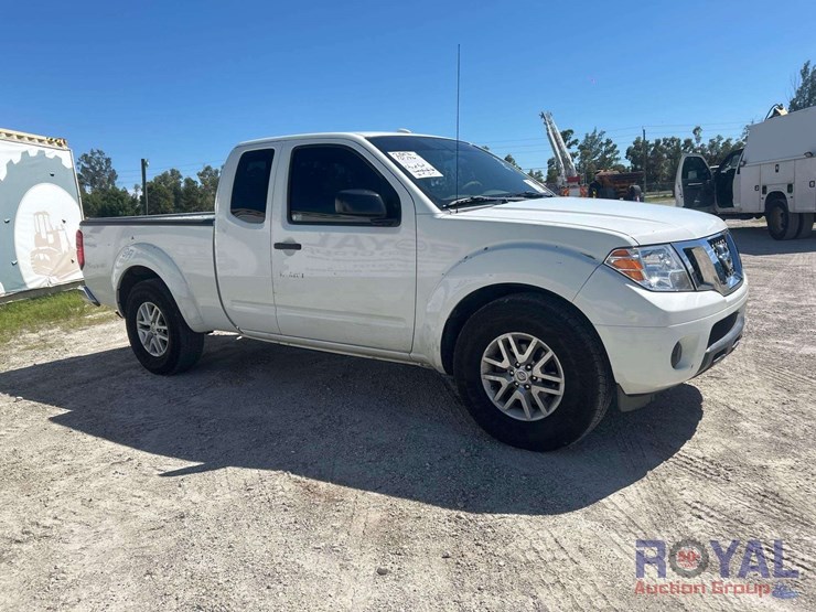 2017-nissan-frontier-image-2