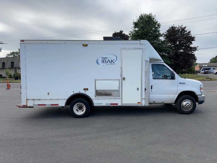 2009-ford-e450-image-6