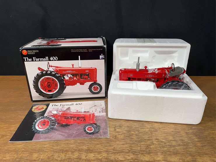 1/16-farmall-400-precision-nib-ertl-image-1