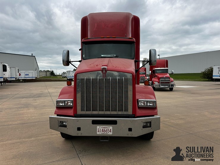 2010-kenworth-t800-image-2