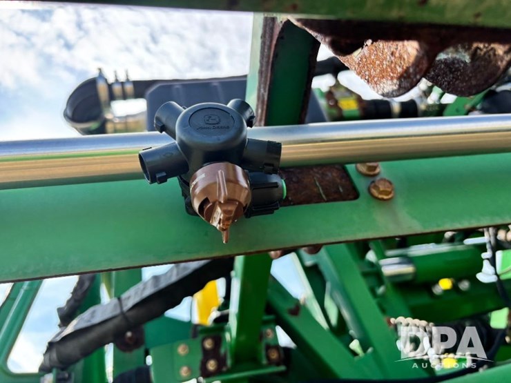2018-john-deere-r4038-image-106