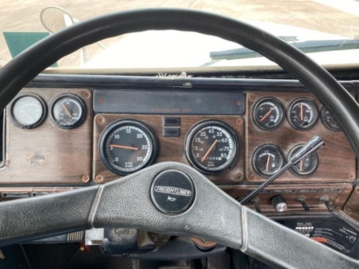 1995-freightliner-fld,detroit-60series,eaton-10sp.-image-70