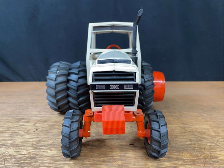 1/16-case-2590-1981-nfts-ertl-image-11
