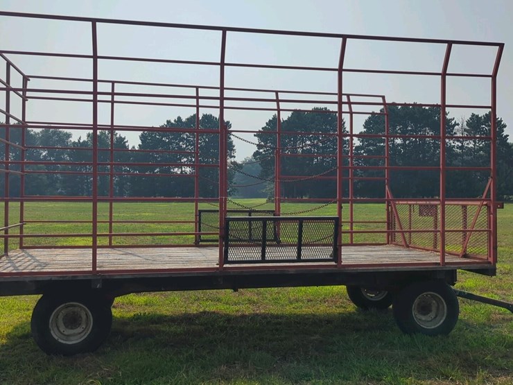 minnesota-metal-kicker-rack,-18-long-x-8'10"-wide,-schwartz-running-gear-
(stored-inside)-image-7