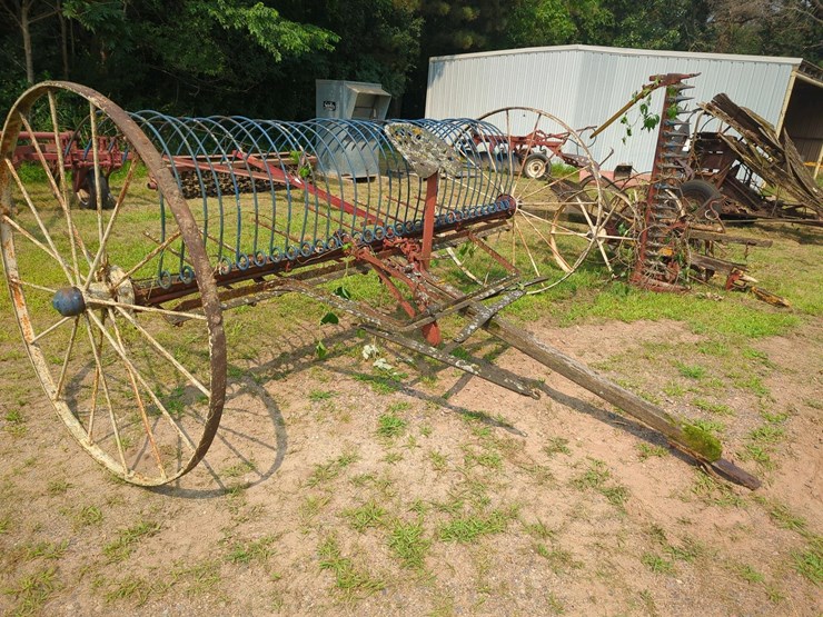 vintage-deering-10'-dump-rake-image-1