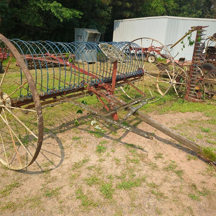 Vintage Deering 10' Dump Rake