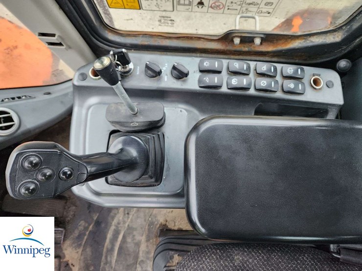 2015-doosan-dl220-image-36