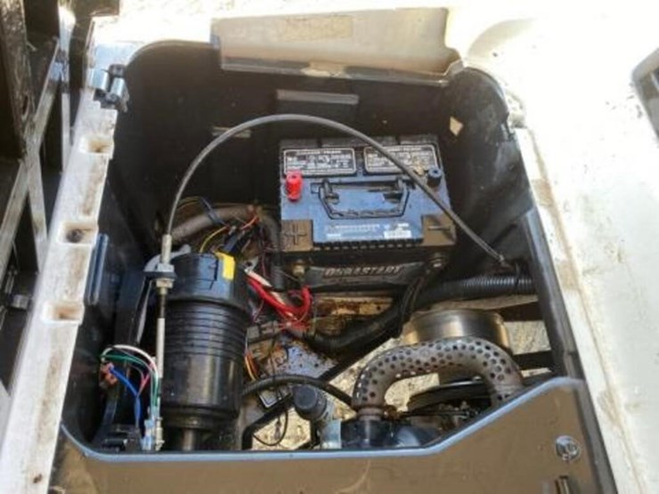 club-car-golf-cart-w/canopy,-front-windshield,-image-24