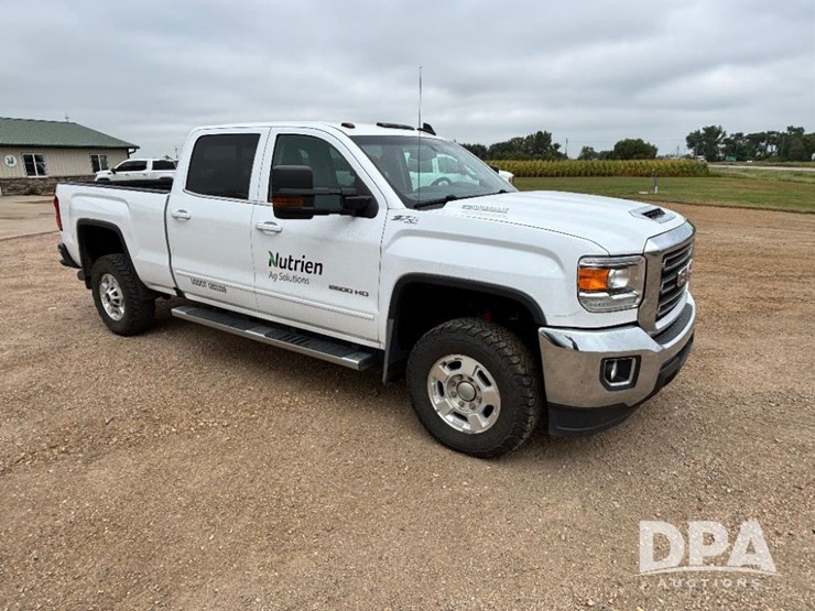 2017-gmc-sierra-2500hd-image-5