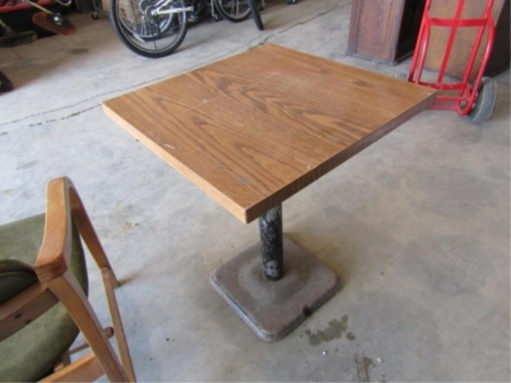 24x24x29.5-bar-table-&-retro-chair-image-5
