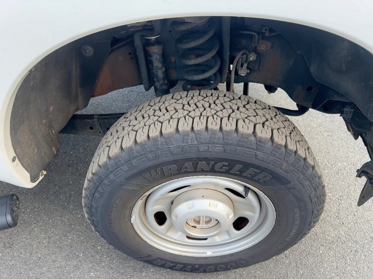 2016-ford-f250-xl-image-8