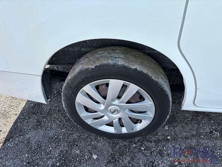 2017-nissan-nv200-image-31