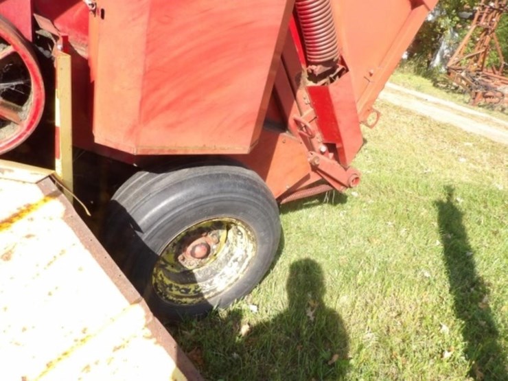new-holland-852-image-9