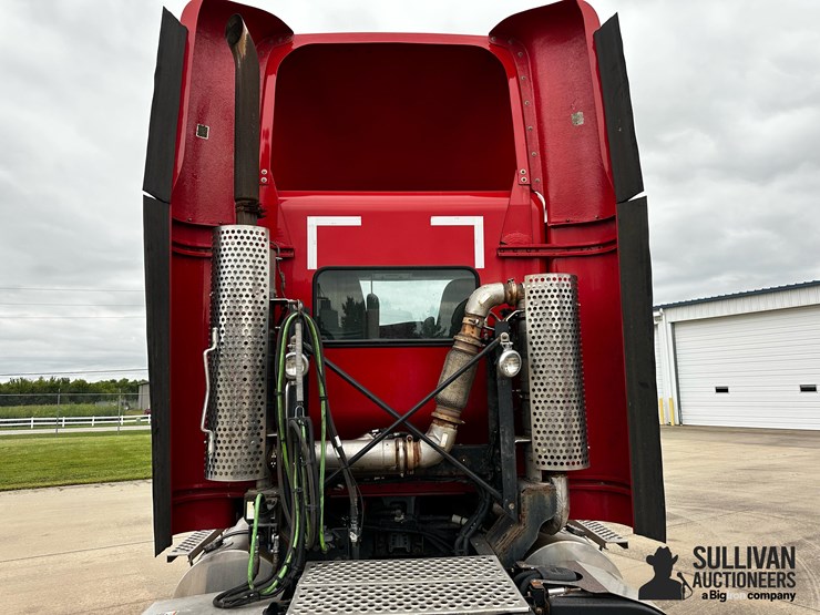 2015-kenworth-t440-image-13