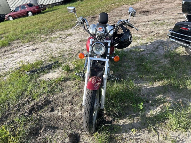 1999-honda-vt1100c-motorcycle-image-19