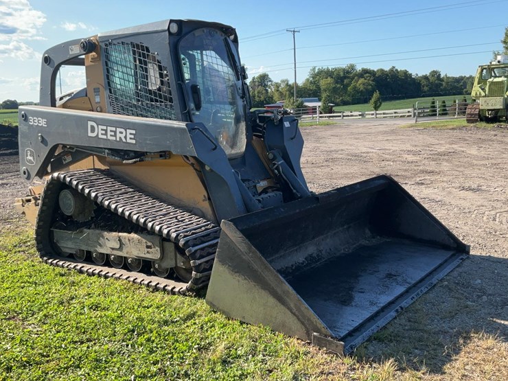 2014-deere-333e-image-12