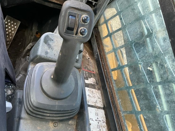 2014-deere-333e-image-42