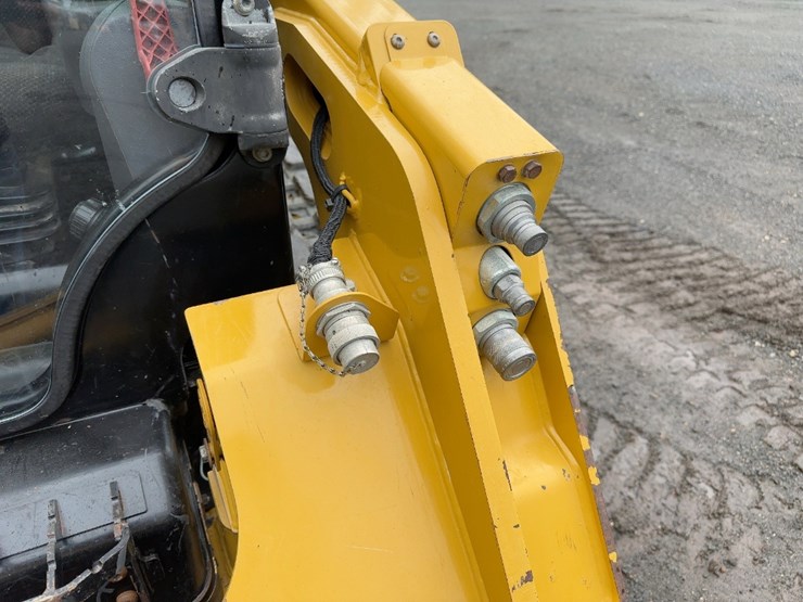 2019-caterpillar-259d-image-11