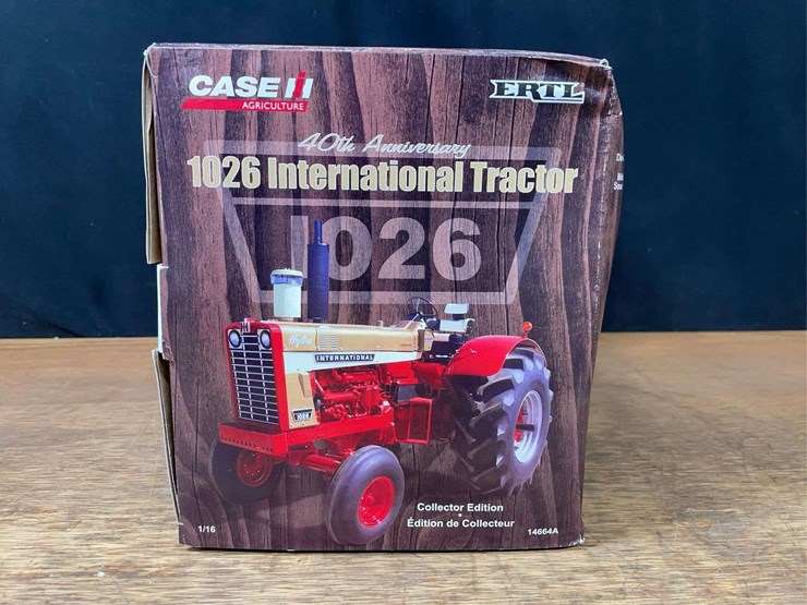 1/16-ih-1026-gold-demonstrator-40th-anniversary-nib-ertl-image-5