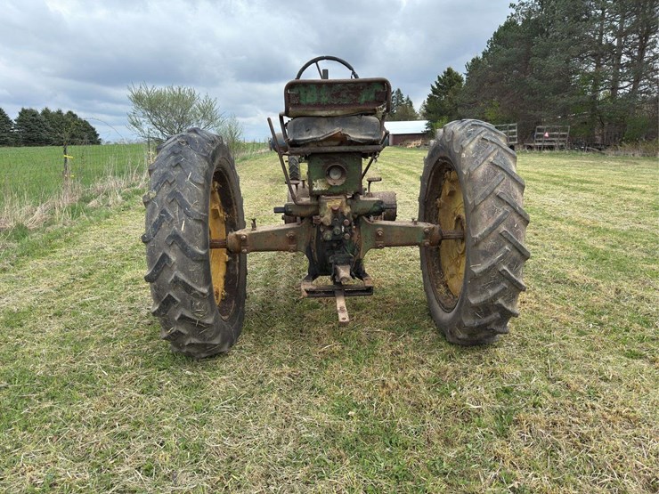 john-deere-b-image-5