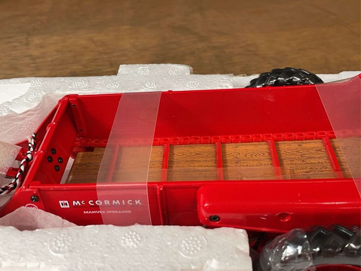 1/16-mccormick-200-spreader-precision-nib-ertl-image-10