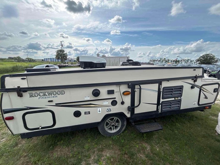 2014-rockwood-premier-2317g-23ft-s/a-pop-up-camper-image-5