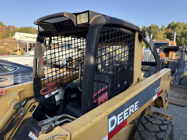 2008-deere-320-image-36