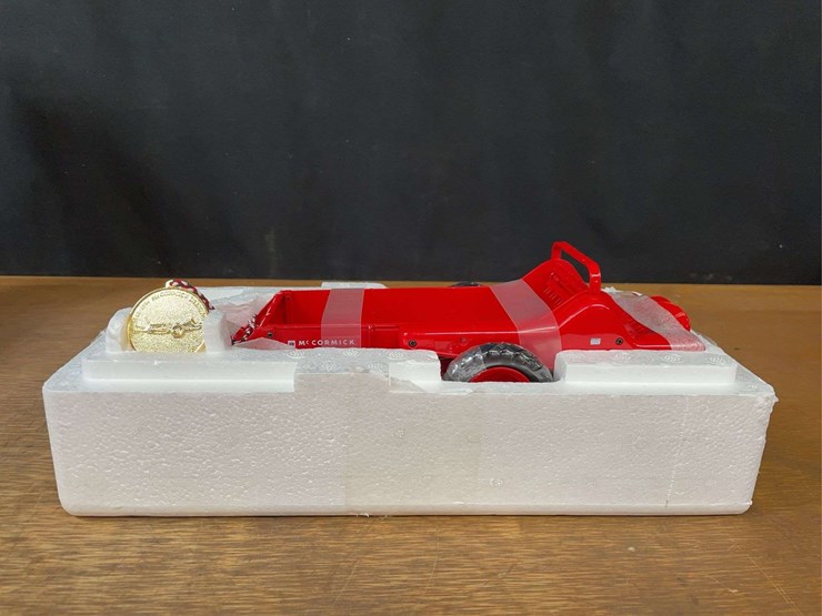 1/16-mccormick-200-spreader-precision-nib-ertl-image-2