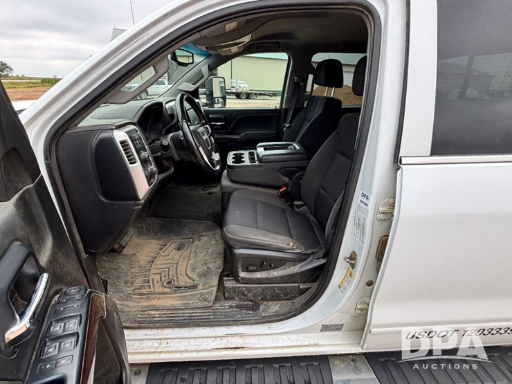 2017-gmc-sierra-2500hd-image-78