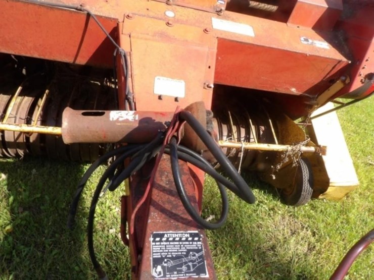 new-holland-852-image-4