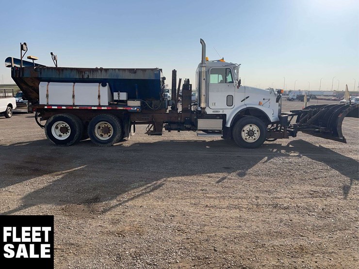 2002-freightliner-fld112-image-5