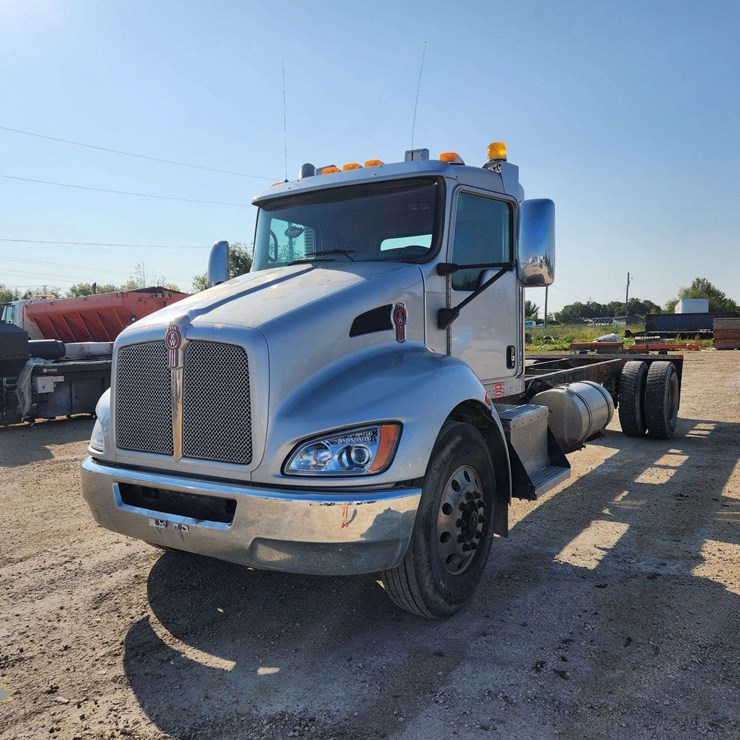 2009 KENWORTH T370