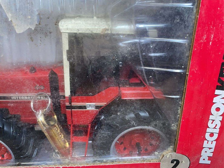 1/16-ih-3588-precision-key-nib-ertl-image-3