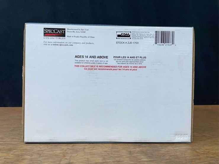 1/16-farmall-300-nib-sc-image-6