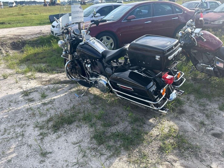 2021-harley-davidson-flhp-road-king-motorcycle-image-4