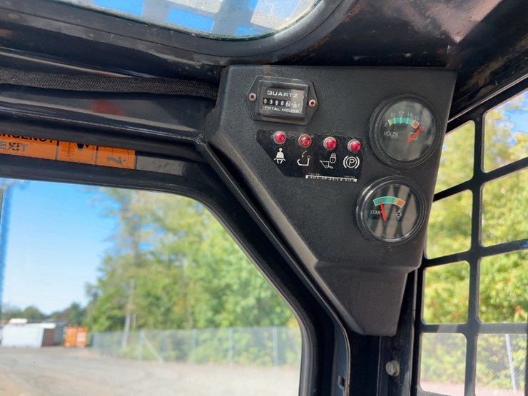 2014-bobcat-s70-image-17