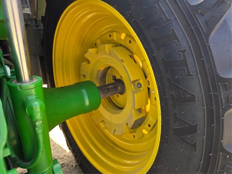 john-deere-8100-image-10