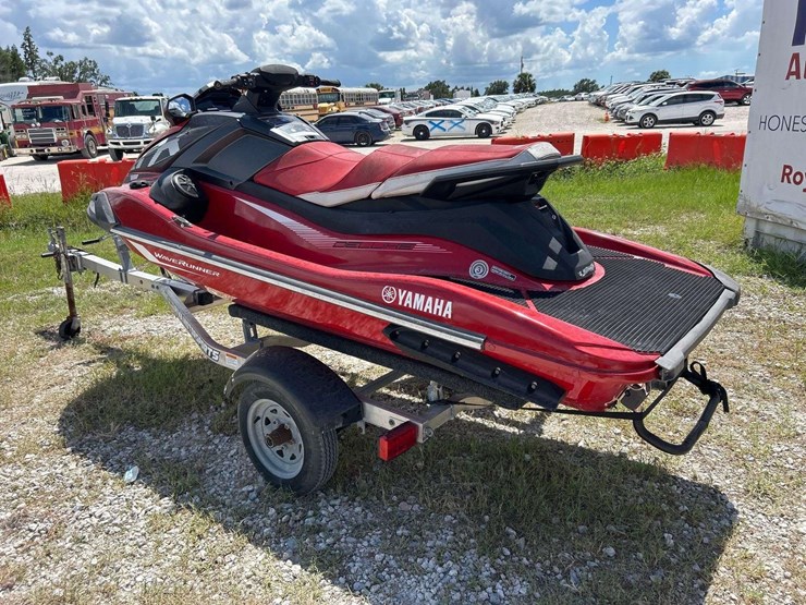 2023-yamaha-wave-runner-deluxe-with-s/a-aluminum-trailer-image-4