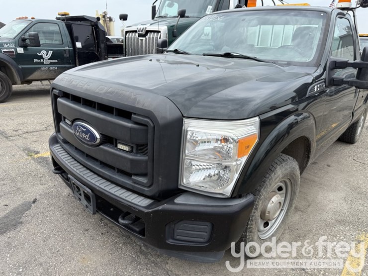 2015-ford-f250-xl-image-1