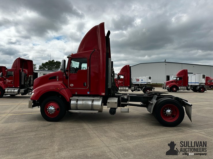 2012-kenworth-t440-image-8