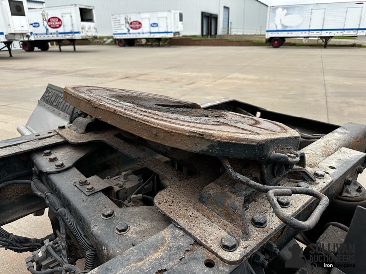 2010-kenworth-t800-image-17