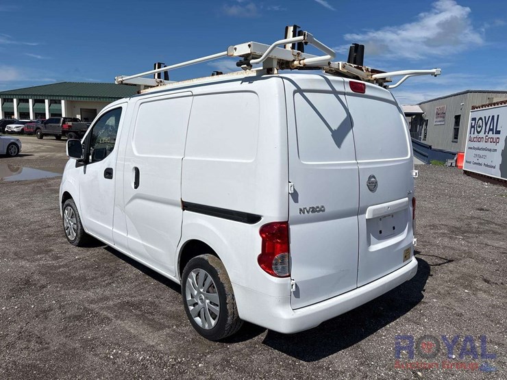 2017-nissan-nv200-image-4