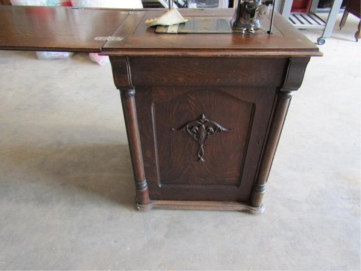 illionois-sewing-machine-co.-new-royal-a-sewing-image-14