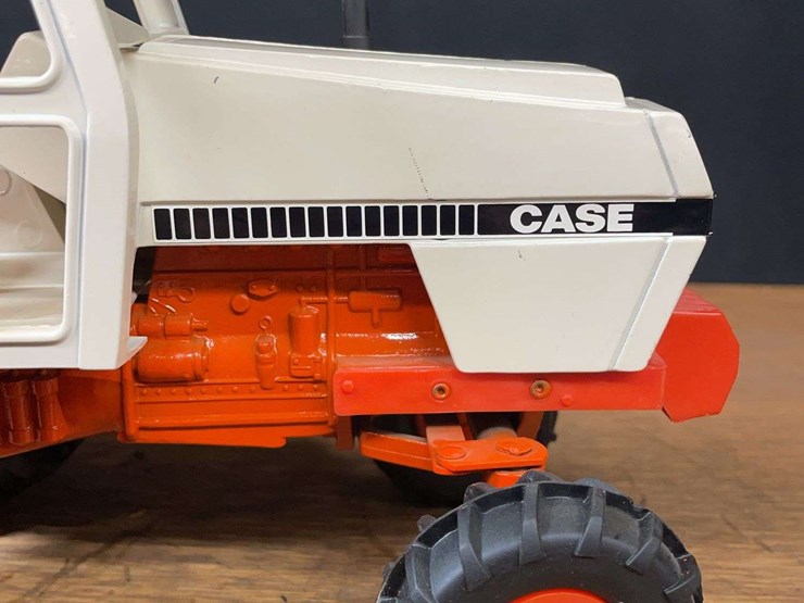 1/16-case-2590-1981-nfts-ertl-image-19