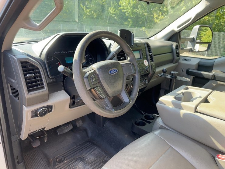 2017-ford-f350-xl-image-21