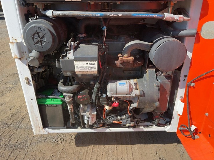 2014-bobcat-s70-image-14