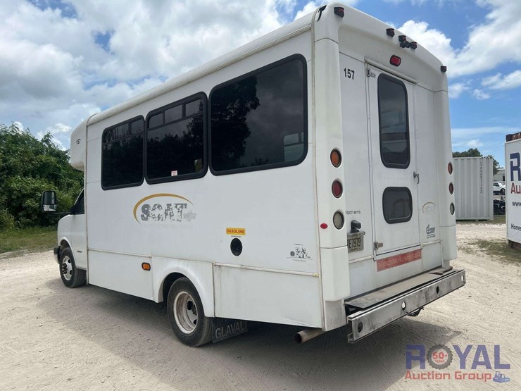 2015-chevrolet-express-4500-image-4
