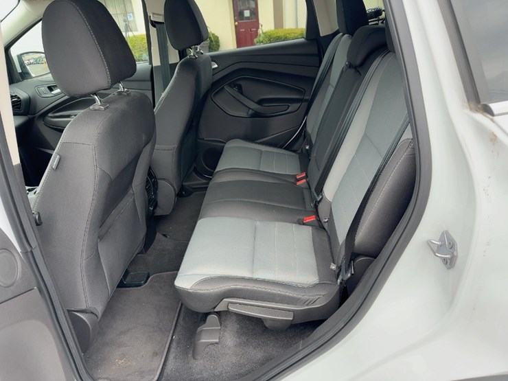 2016-ford-escape-se-image-15